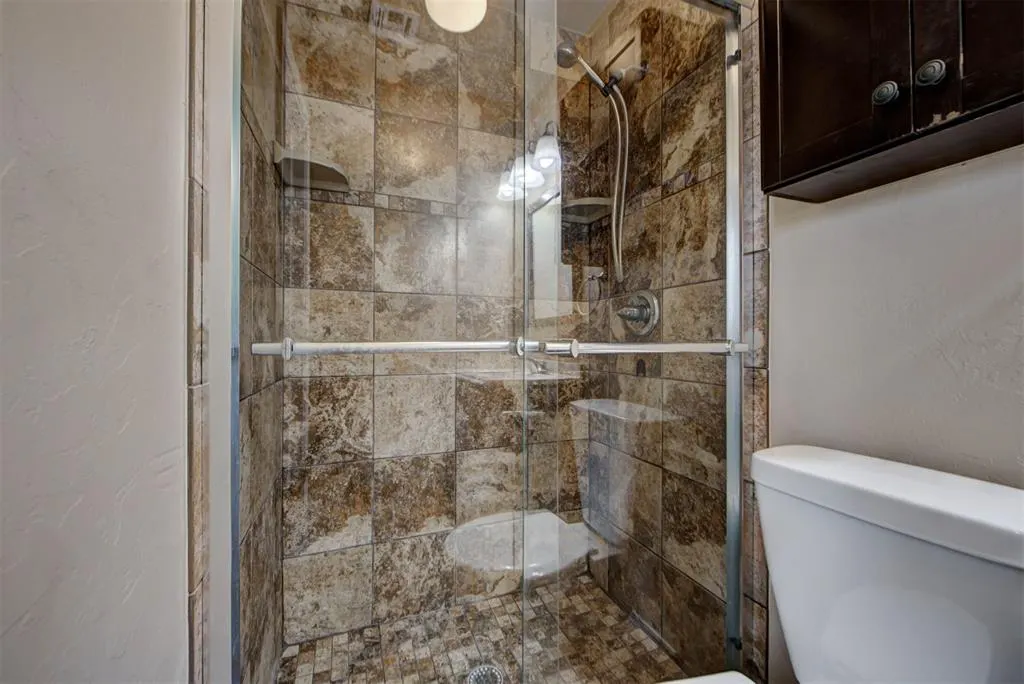 Photo 20 — 929 SW 11th Street, Moore, OK 73160