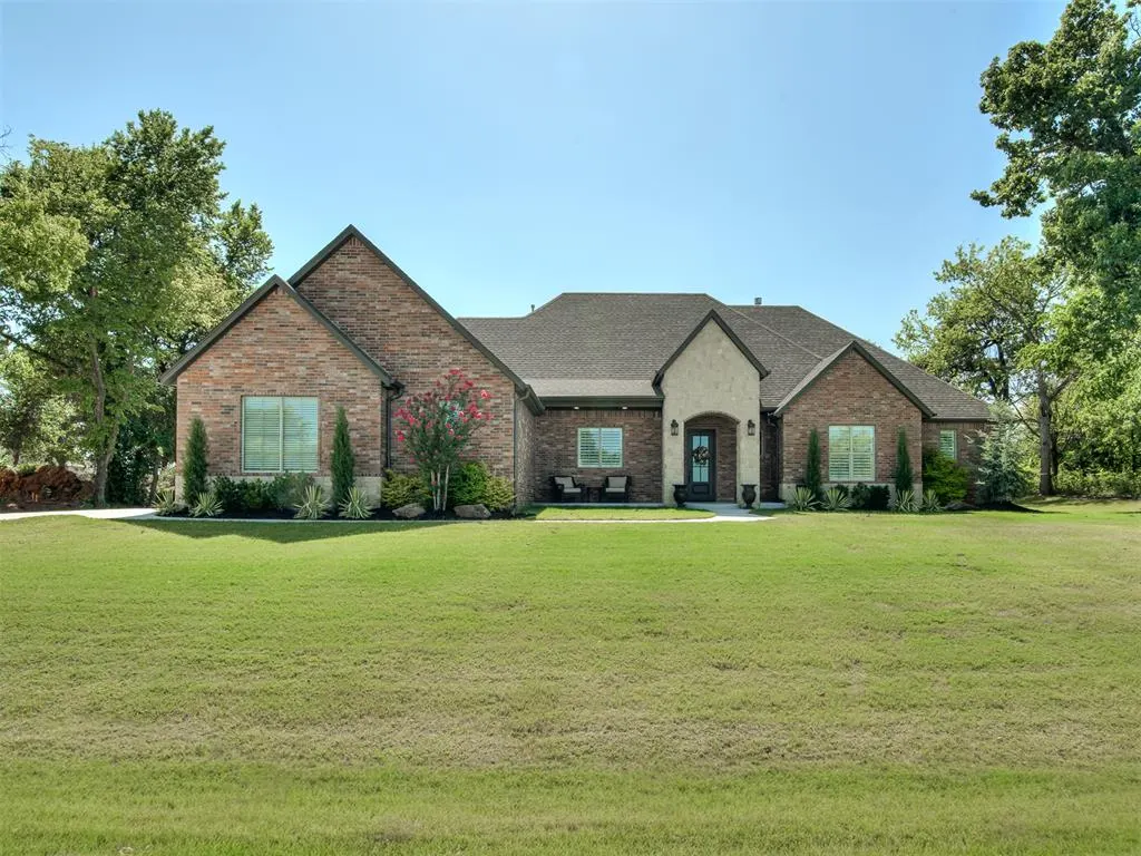Front exterior — 1055 Lucas Way, Newcastle, OK 73065