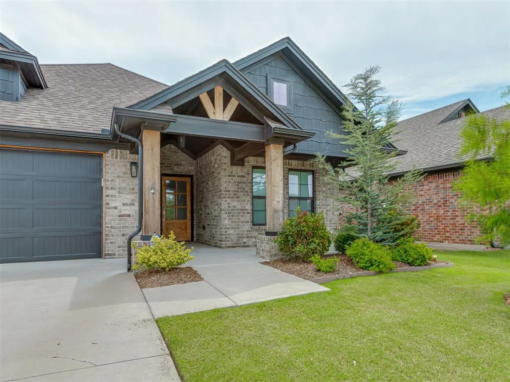 Front exterior — 204 Ivory Drive, Yukon, OK 73099
