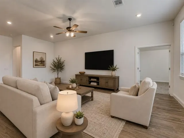Photo 4 — 204 Ivory Drive, Yukon, OK 73099