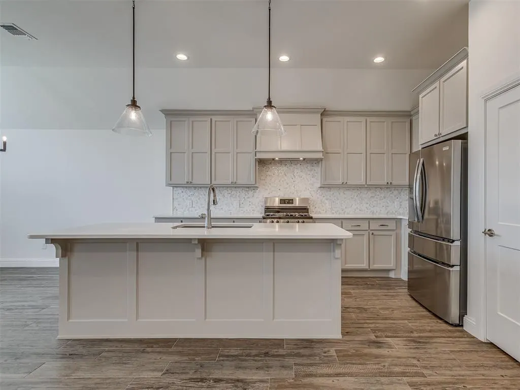 Photo 18 — 204 Ivory Drive, Yukon, OK 73099