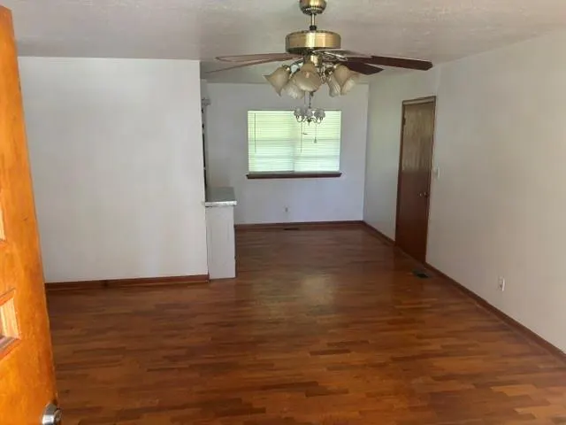 Photo 2 — 310 W J Street, Alex, OK 73002