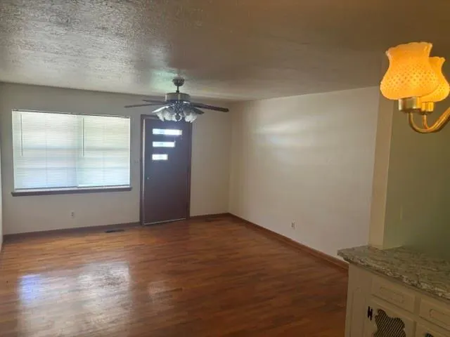Photo 3 — 310 W J Street, Alex, OK 73002