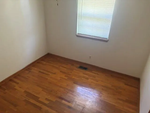 Photo 5 — 310 W J Street, Alex, OK 73002