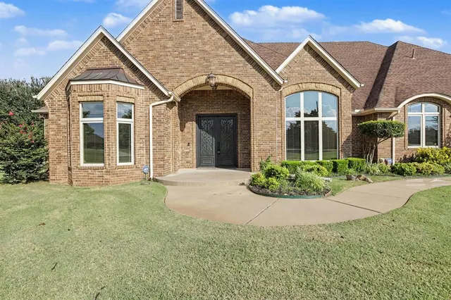 Photo 4 — 9920 Bartlett Drive, Oklahoma City, OK 73131