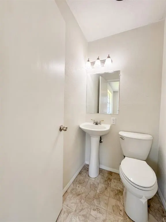 Photo 8 — 312 E Meadowview Lane, Valliant, OK 74764