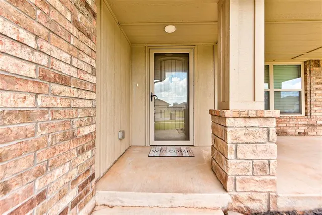 Photo 4 — 1213 Laurel Creek Drive, Yukon, OK 73099