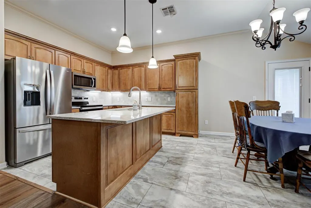 Photo 11 — 1213 Laurel Creek Drive, Yukon, OK 73099