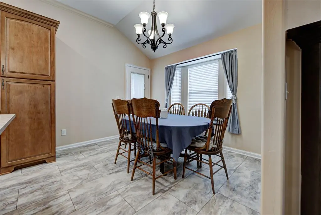 Photo 18 — 1213 Laurel Creek Drive, Yukon, OK 73099