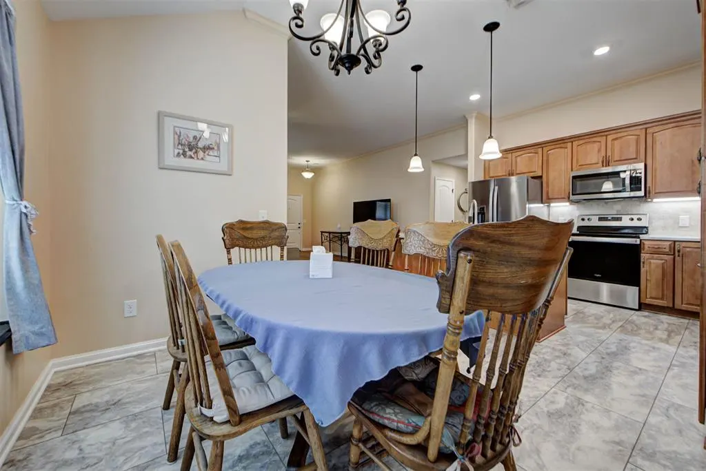 Photo 19 — 1213 Laurel Creek Drive, Yukon, OK 73099