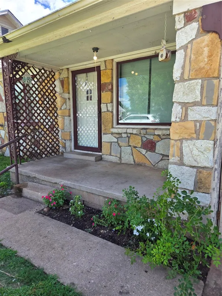 Photo 2 — 207 S Elm Street, Pauls Valley, OK 73075
