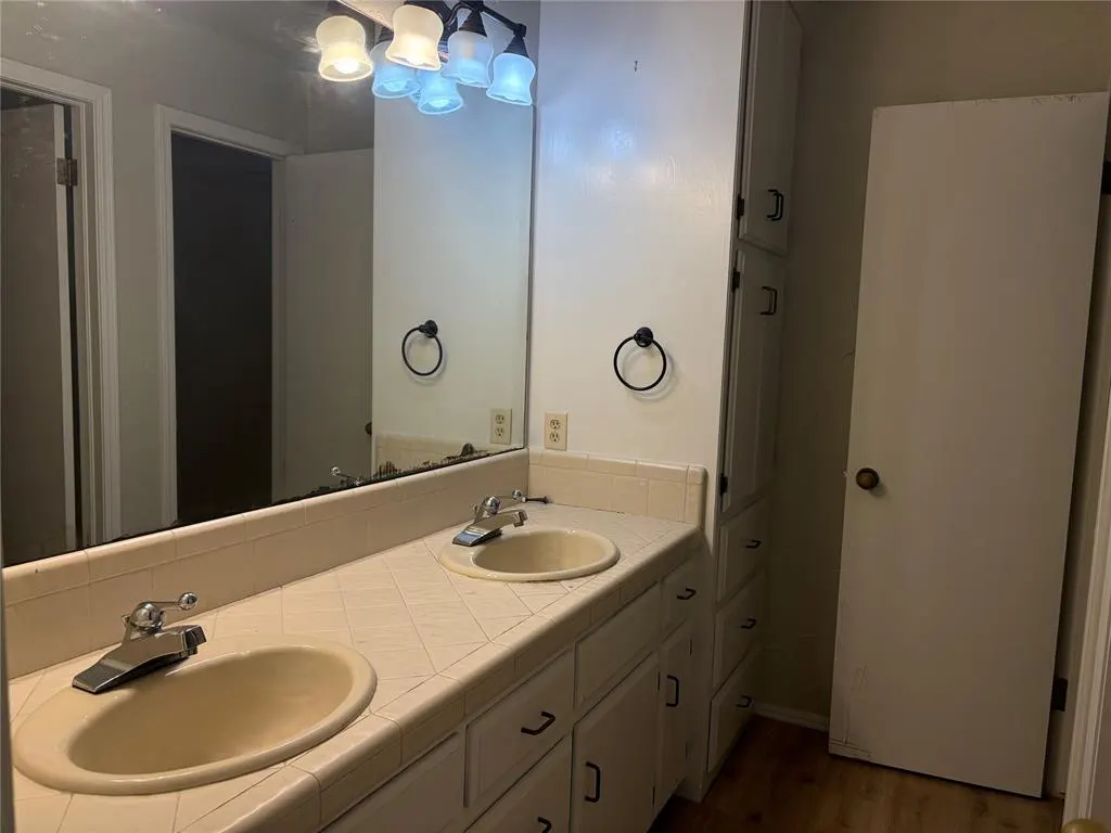 Photo 9 — 3816 Havenbrook Circle, Norman, OK 73072