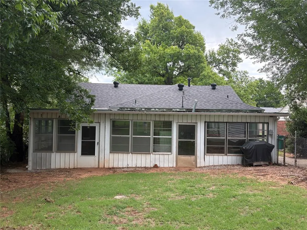 Photo 12 — 5305 N Walker Avenue, Oklahoma City, OK 73118