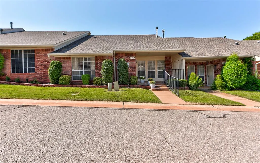 Photo 3 — 2416 Glenrock, Edmond, OK 73012