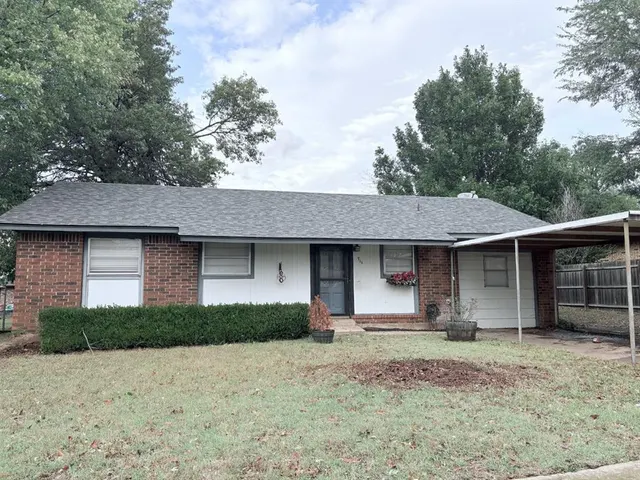 Front exterior — 711 Meadowlake Drive, Noble, OK 73068
