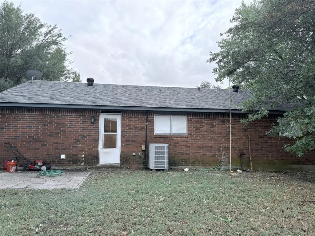 Photo 17 — 711 Meadowlake Drive, Noble, OK 73068