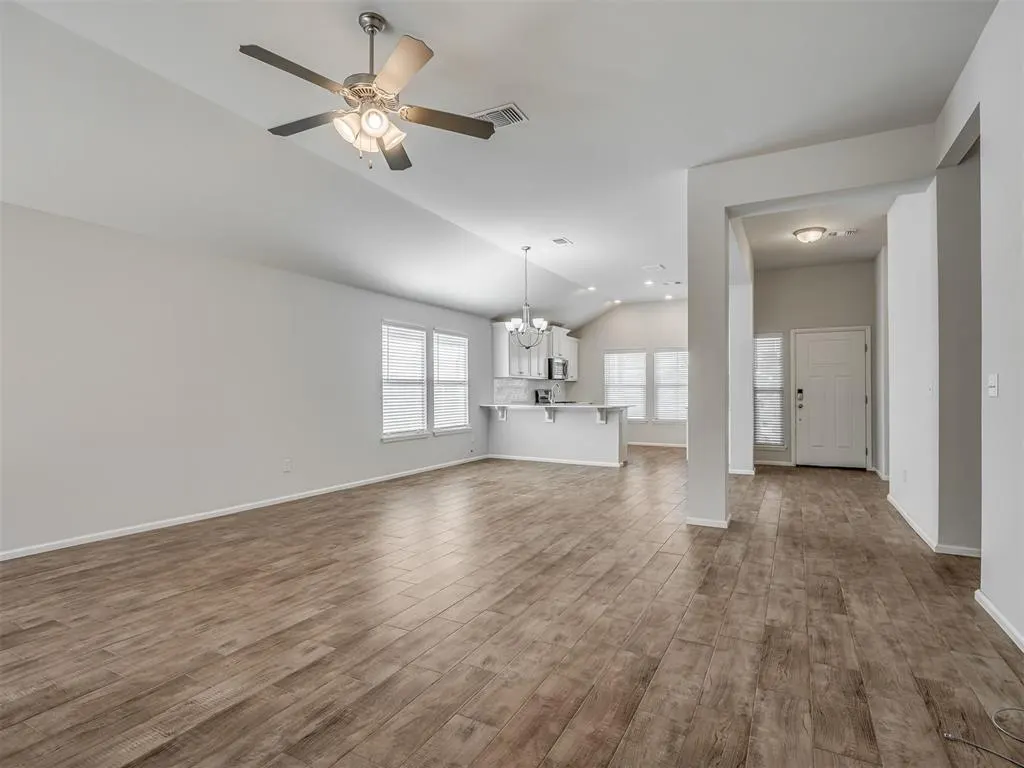 Photo 6 — 12825 NW 3rd Terrace, Yukon, OK 73099