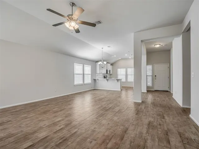 Photo 6 — 12825 NW 3rd Terrace, Yukon, OK 73099