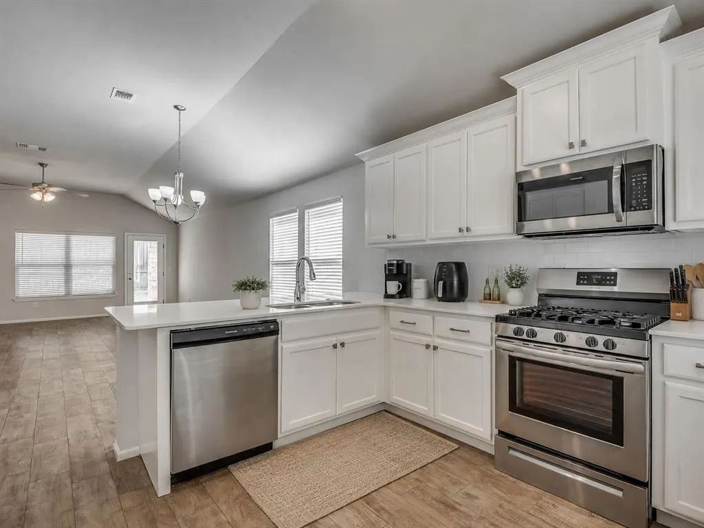Photo 13 — 12825 NW 3rd Terrace, Yukon, OK 73099