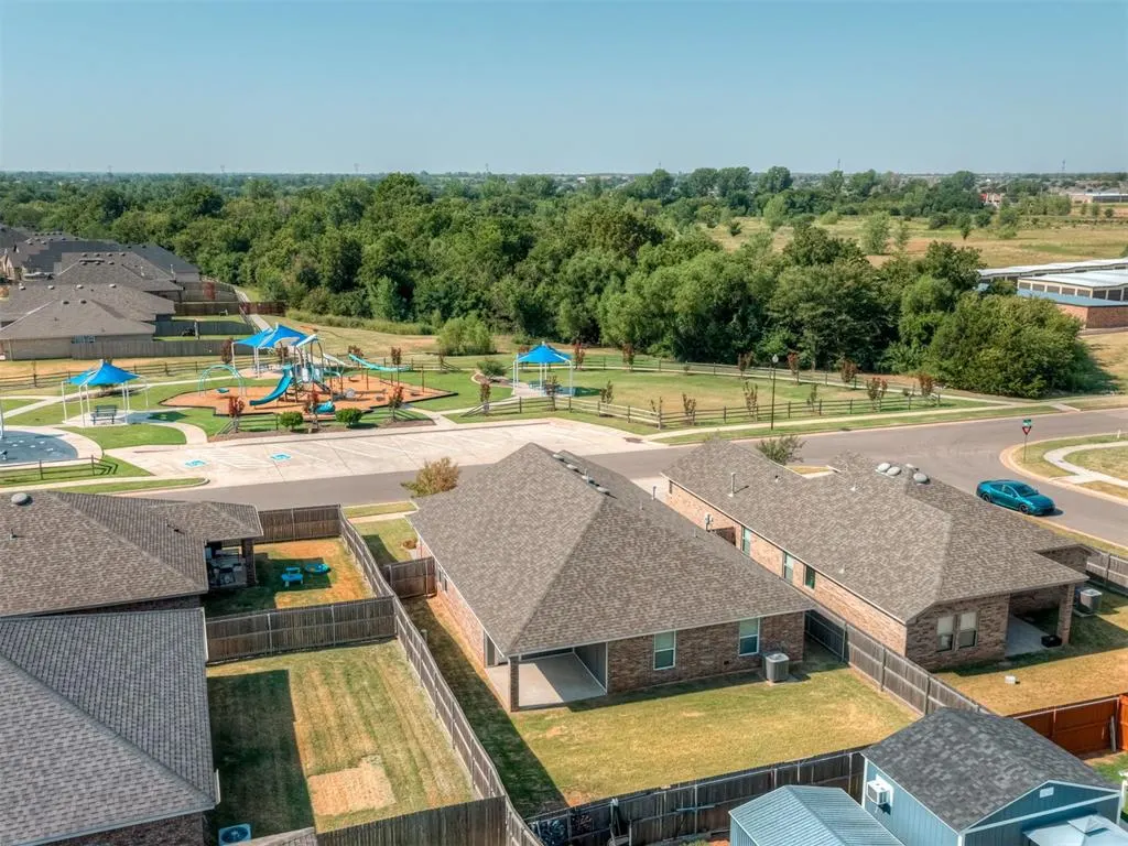 Photo 42 — 12825 NW 3rd Terrace, Yukon, OK 73099