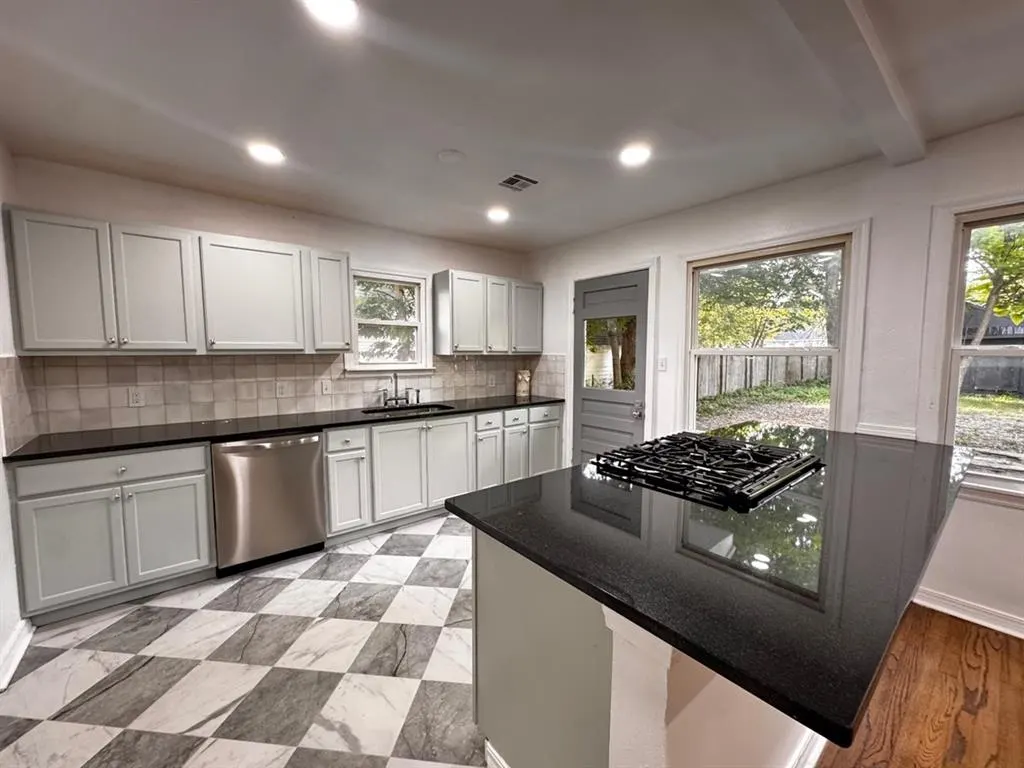 Photo 6 — 1117 W Symmes Street, Norman, OK 73069