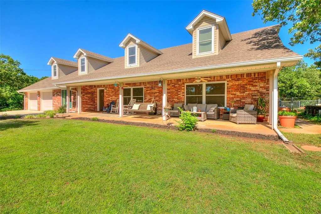 Front exterior — 8000 N Harrah Road, Harrah, OK 73045