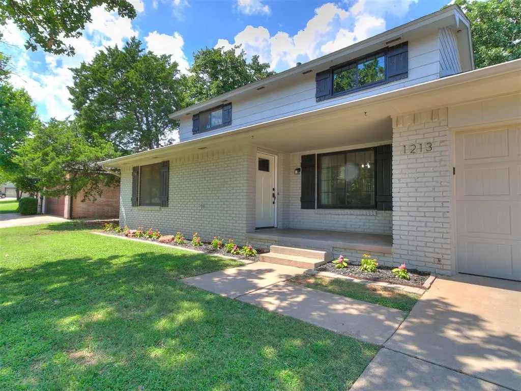 Photo 2 — 1213 Mockingbird Lane, Edmond, OK 73034