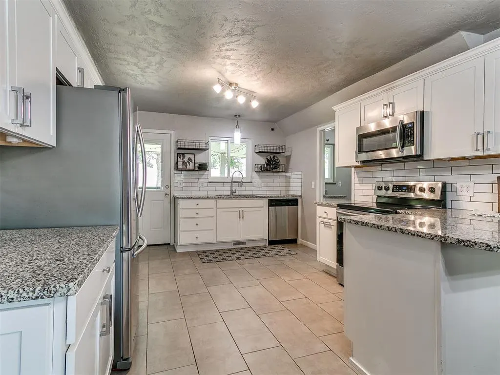 Photo 6 — 1213 Mockingbird Lane, Edmond, OK 73034