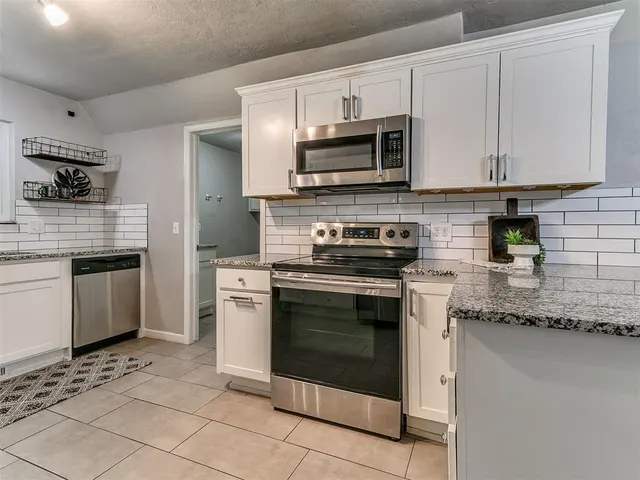 Photo 7 — 1213 Mockingbird Lane, Edmond, OK 73034