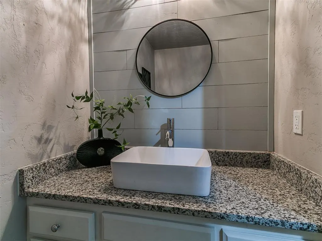 Photo 16 — 1213 Mockingbird Lane, Edmond, OK 73034