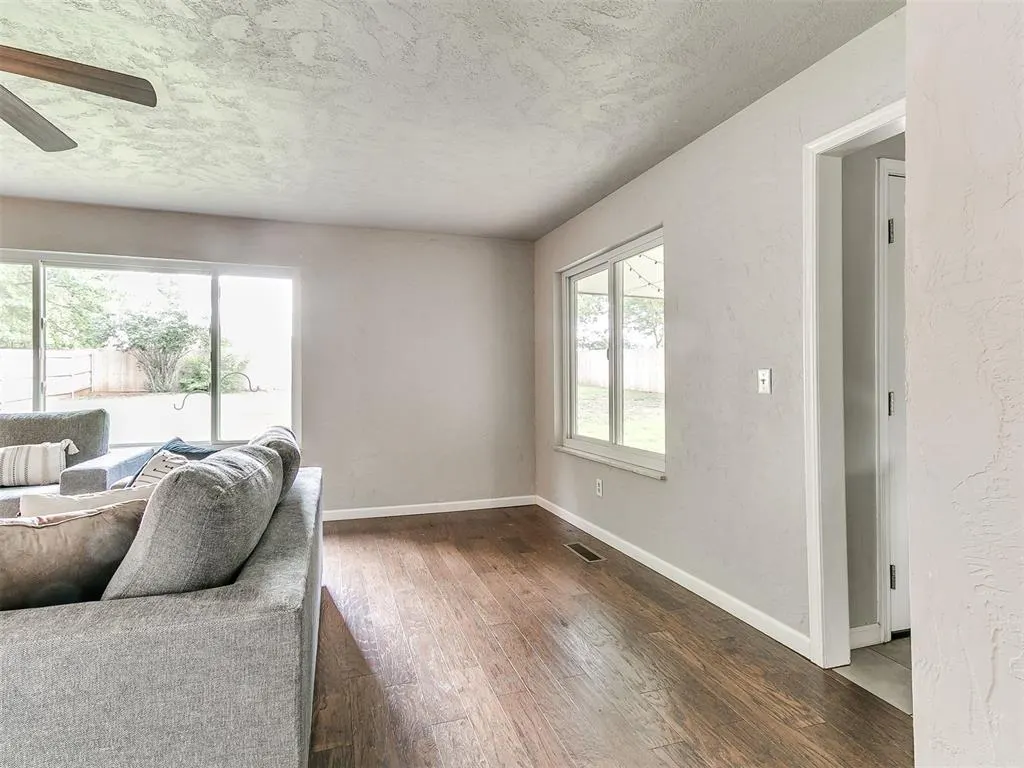 Photo 14 — 1213 Mockingbird Lane, Edmond, OK 73034