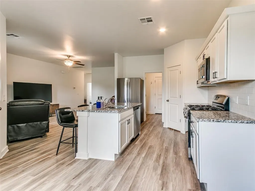 Photo 17 — 4592 Kensington Way, Edmond, OK 73025