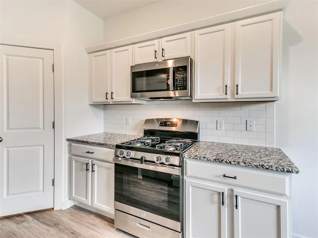 Photo 18 — 4592 Kensington Way, Edmond, OK 73025