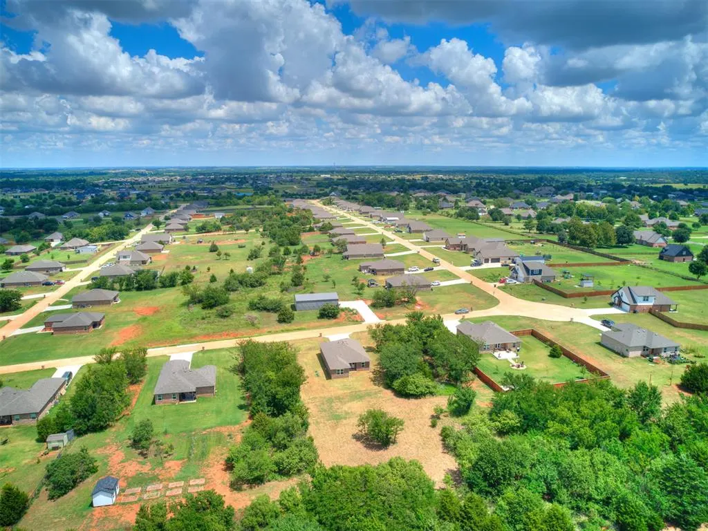 Photo 38 — 4592 Kensington Way, Edmond, OK 73025