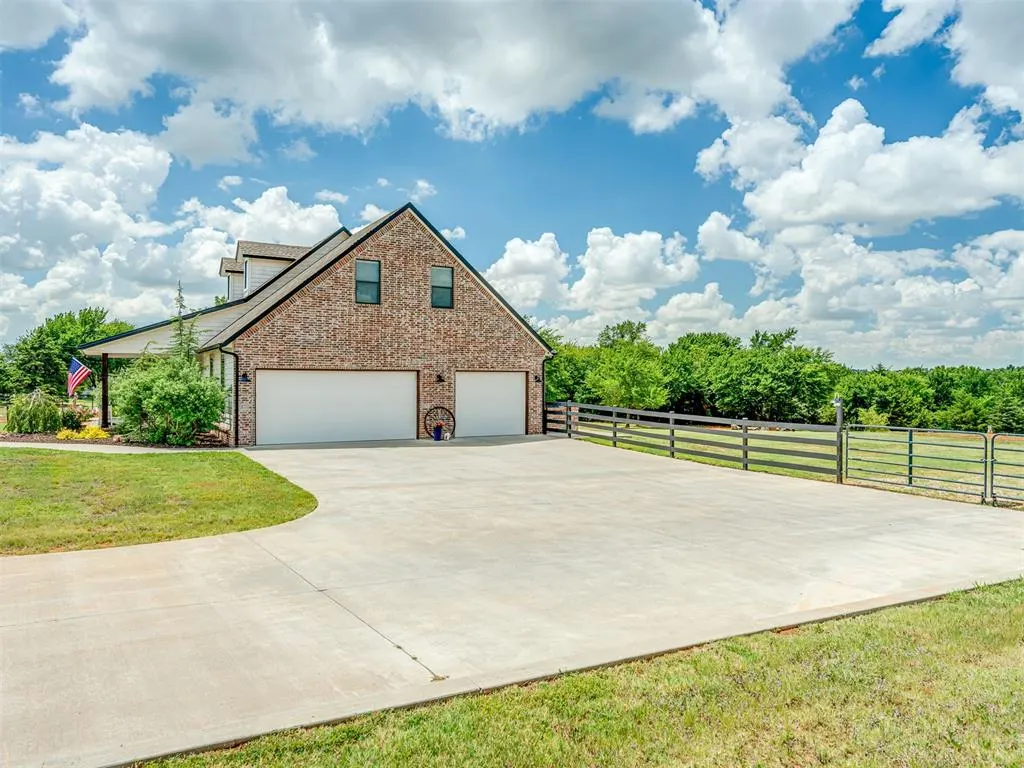 Photo 5 — 2176 County Road 1250, Blanchard, OK 73010