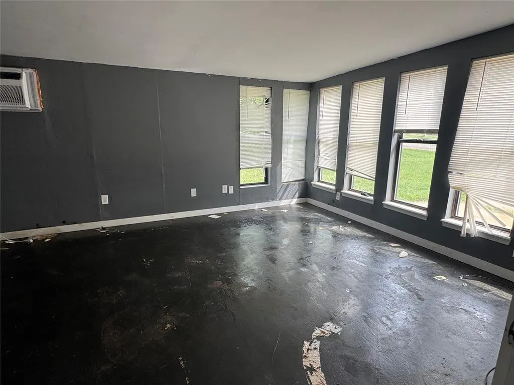 Photo 8 — 1101 NW 7th Street, Lindsay, OK 73052