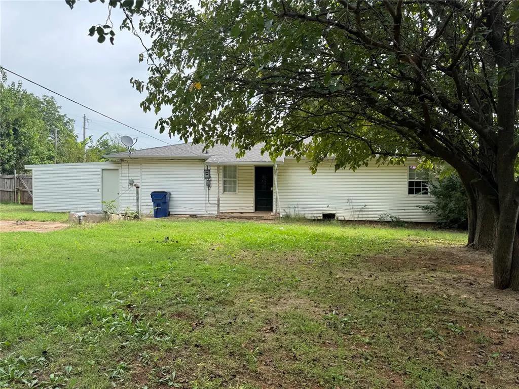 Photo 17 — 1101 NW 7th Street, Lindsay, OK 73052
