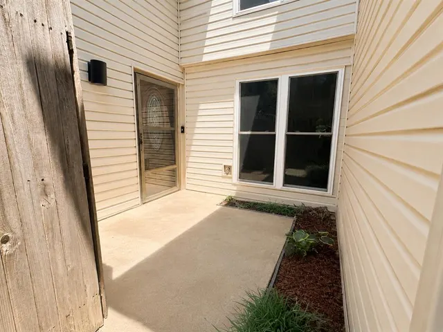 Photo 4 — 11302 N Benttree Circle, Oklahoma City, OK 73120