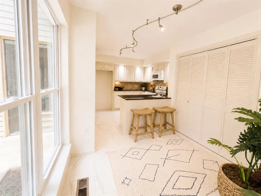 Photo 5 — 11302 N Benttree Circle, Oklahoma City, OK 73120