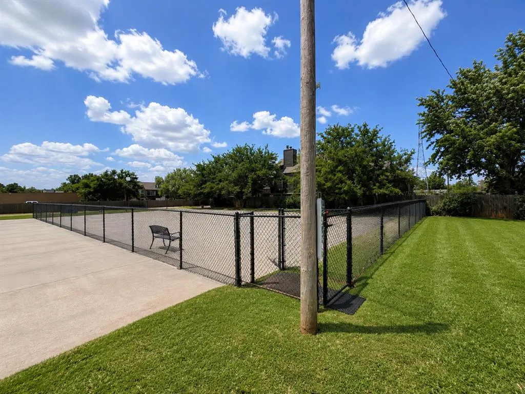 Photo 38 — 11302 N Benttree Circle, Oklahoma City, OK 73120