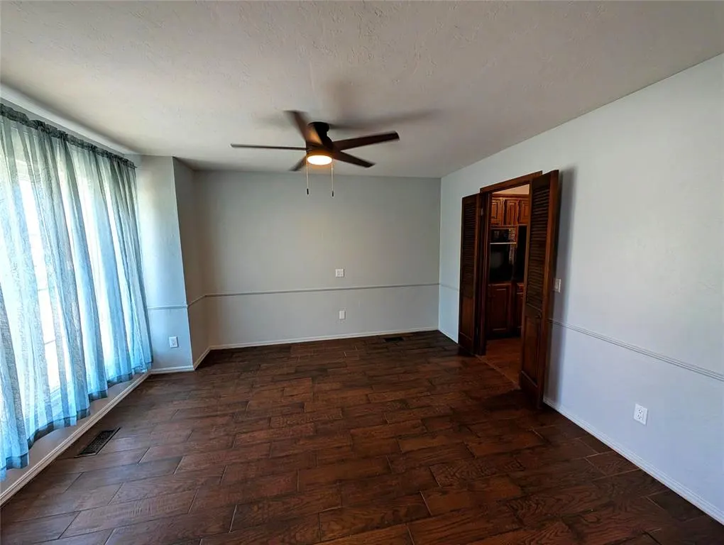Photo 4 — 10133 Bromley Court, Oklahoma City, OK 73159