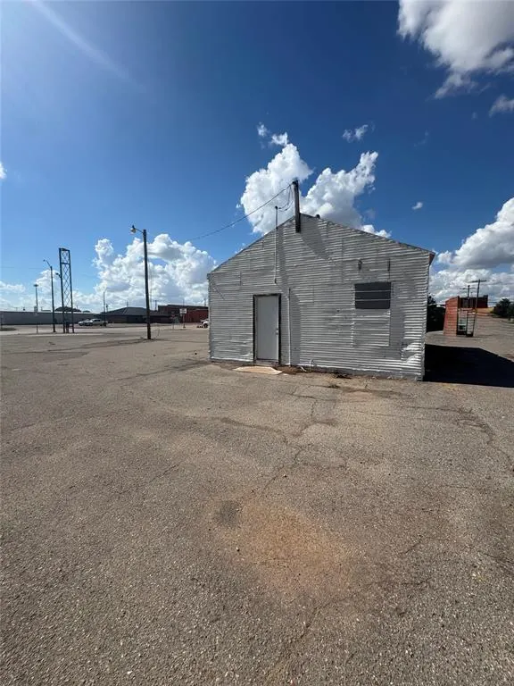 Photo 2 — 202 S 4th Street, Sayre, OK 73662