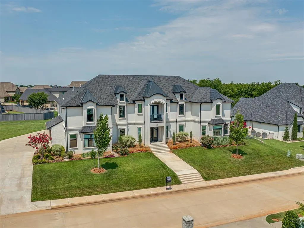 Photo 2 — 6309 Gold Cypress Drive, Edmond, OK 73025