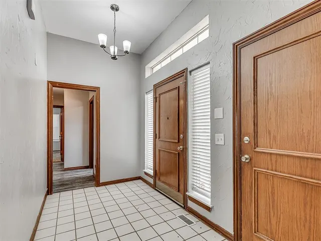 Photo 4 — 1125 Richmond Road, Edmond, OK 73034