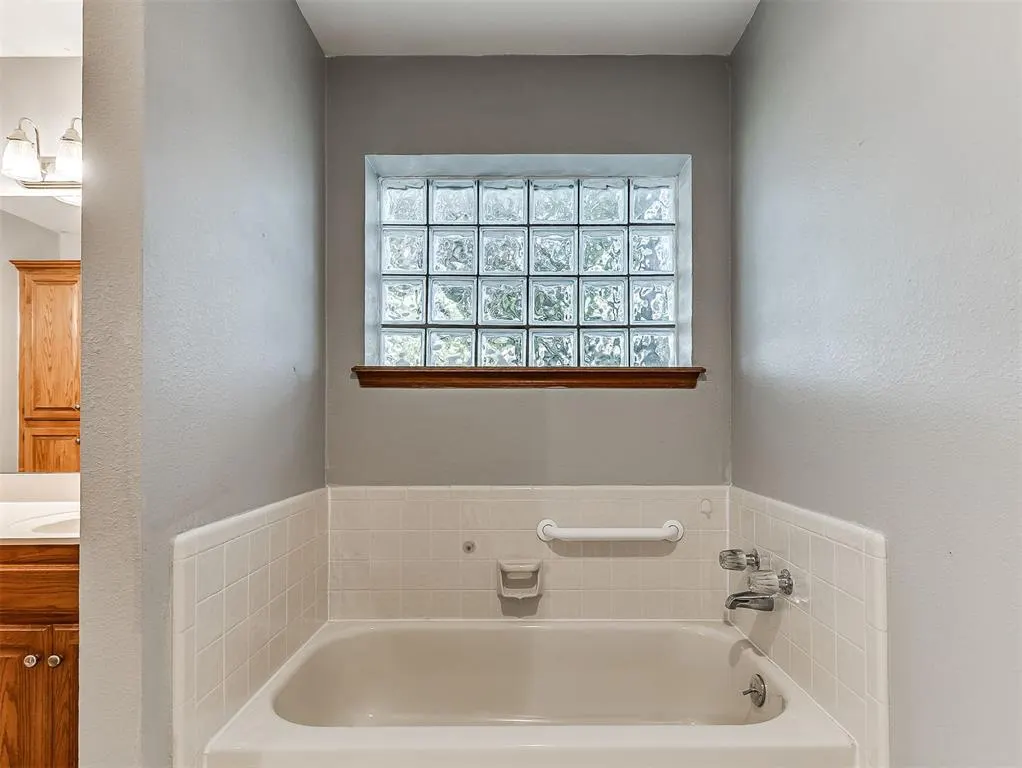 Photo 15 — 1125 Richmond Road, Edmond, OK 73034