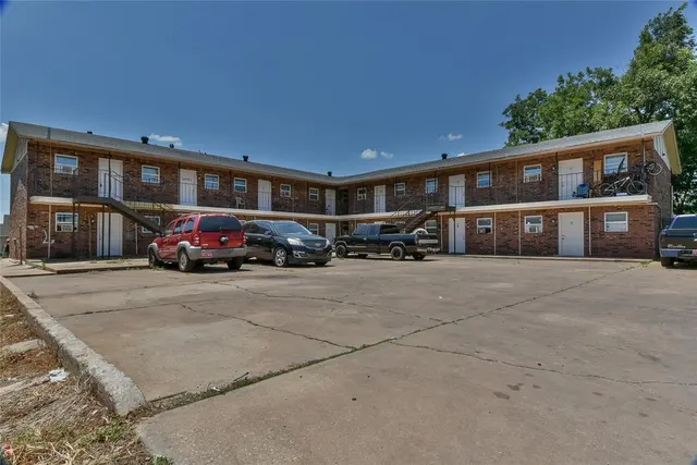 Photo 3 — 505 SW 30th Street, Oklahoma City, OK 73109