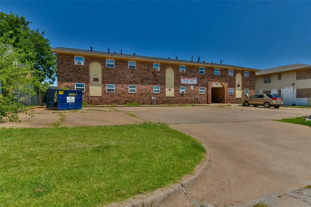 Front exterior — 505 SW 30th Street, Oklahoma City, OK 73109