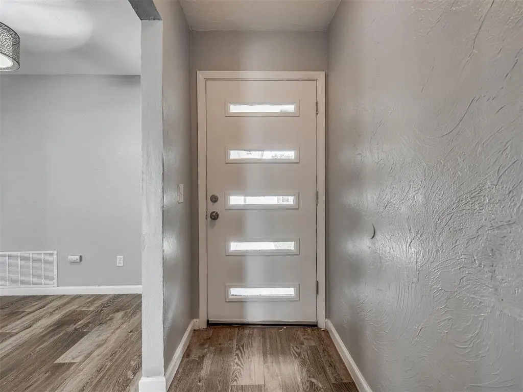 Photo 3 — 1132 SW 77th Place, Oklahoma City, OK 73139