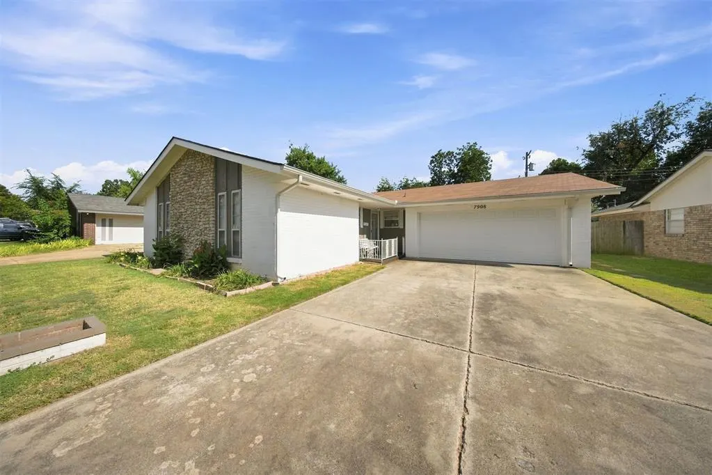 Photo 2 — 7908 NW 40th Street, Bethany, OK 73008