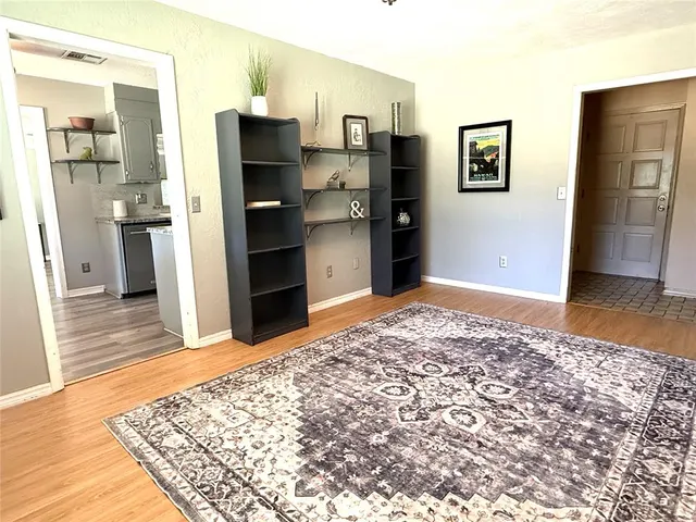 Photo 6 — 708 E Lea Terrace, Mustang, OK 73064